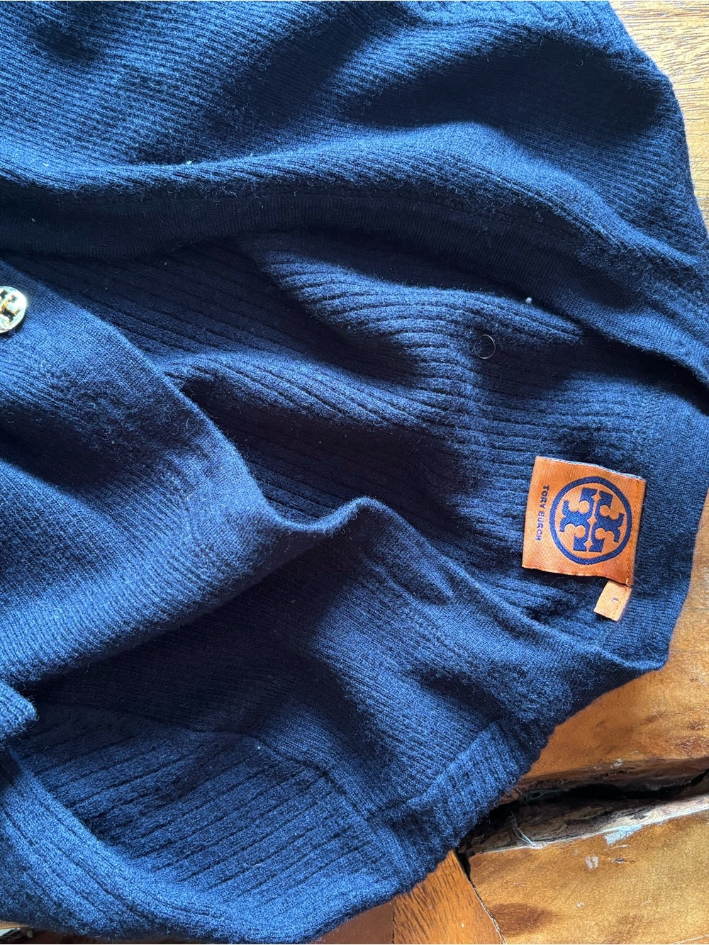 Tory Burch Men's Navy Ribbed V-Neck Sweater with Orange Logo Tag - Picture 3 of 3